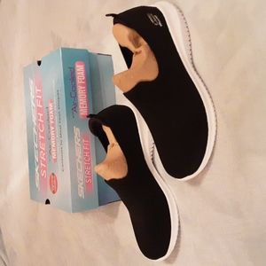 Sketches Stretch Fit Sneakers with Air-Cooled memory foam